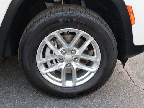 New 2026 Jeep Grand Cherokee Laredo RWD image 8