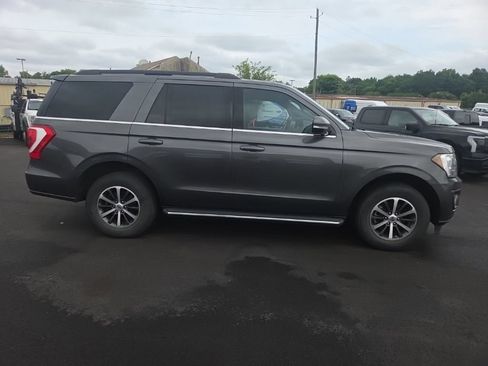 Used 2020 Ford Expedition XLT w/ Equipment Group 202A RWD image 10