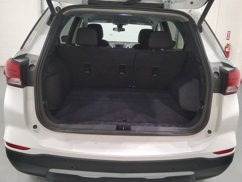 Used 2024 Chevrolet Equinox LT FWD image 14