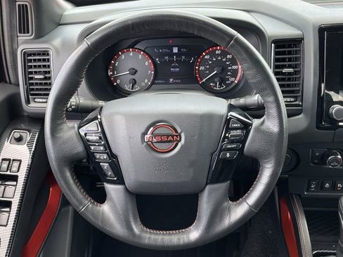 Used 2022 Nissan Frontier Pro-X RWD image 12