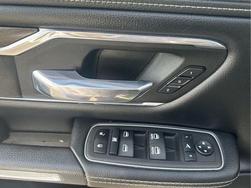 Used 2022 RAM 1500 Laramie AWD/4WD image 12