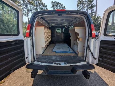 Used 2020 Chevrolet Express 2500 w/ Driver Convenience Package RWD image 10