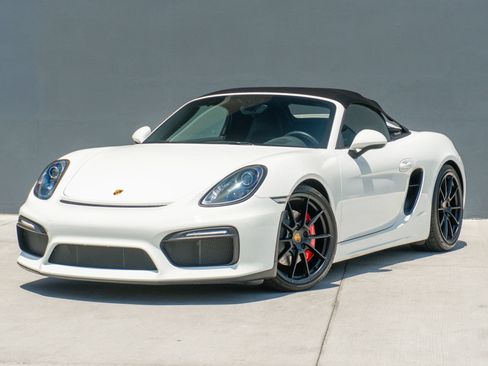 Used 2016 Porsche Boxster Spyder RWD image 3