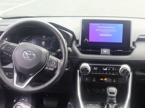 Certified 2023 Toyota RAV4 XLE w/ Convenience Package AWD/4WD image 20