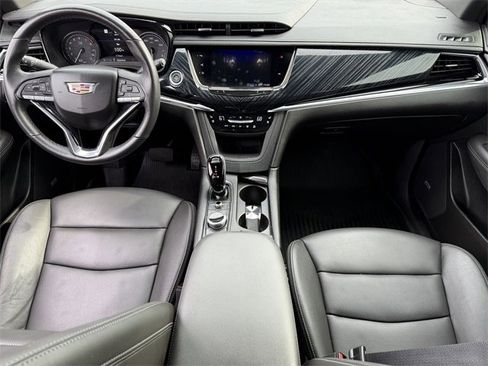 Used 2024 Cadillac XT6 Premium Luxury w/ Technology Package image 11