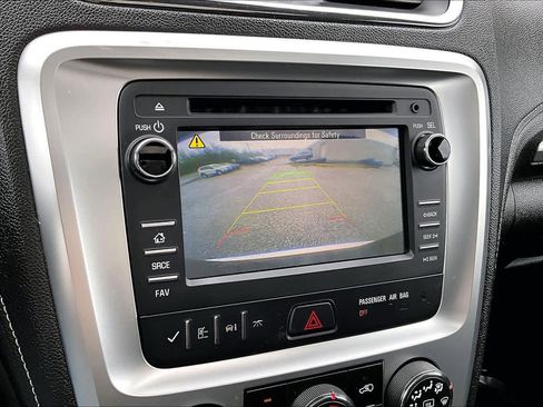 Used 2016 GMC Acadia SLE AWD/4WD image 29