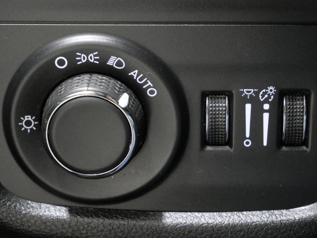 Used 2023 Jeep Grand Cherokee L Laredo AWD/4WD image 12