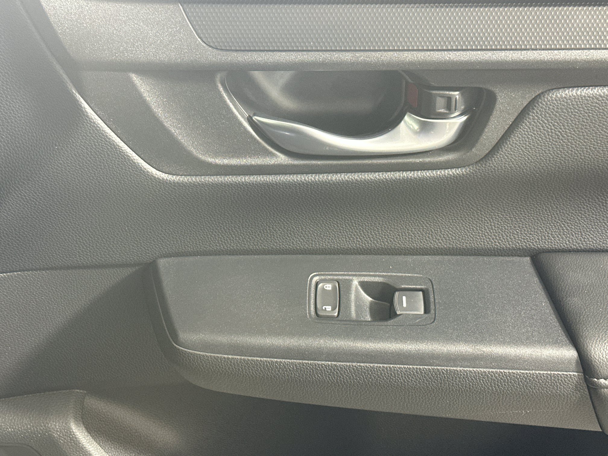 Used 2025 Honda CR-V LX image 29