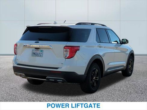 Used 2020 Ford Explorer XLT w/ Equipment Group 202A AWD/4WD image 7