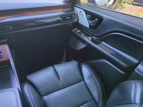 Used 2023 Lincoln Aviator Reserve w/ Equipment Group 201A RWD image 18
