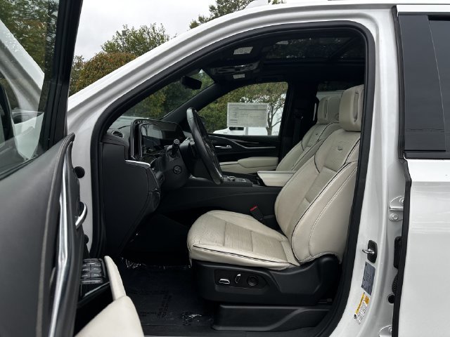 Used 2022 Cadillac Escalade Sport w/ Touring Package AWD/4WD image 19