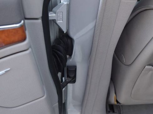 Used 2004 Mercedes-Benz E 500 Sedan image 40