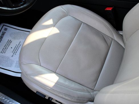 Used 2019 Ford Explorer Limited image 20