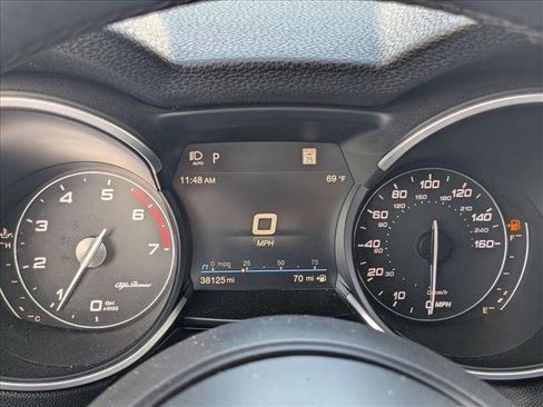 Used 2022 Alfa Romeo Stelvio Veloce image 10