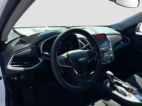 Used 2023 Chevrolet Malibu LT FWD image 9
