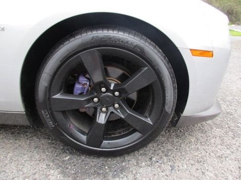 Used 2010 Chevrolet Camaro LT w/ LPO, Ground Effects Package RWD image 13