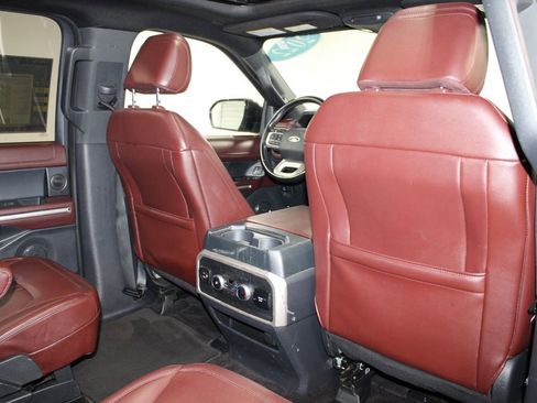 Used 2022 Ford Expedition Limited AWD/4WD image 34