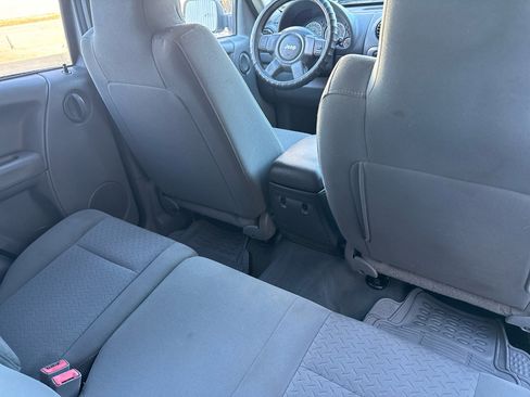 Used 2006 Jeep Liberty Renegade image 19