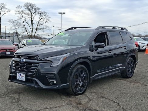 Used 2023 Subaru Ascent Onyx Edition image 3