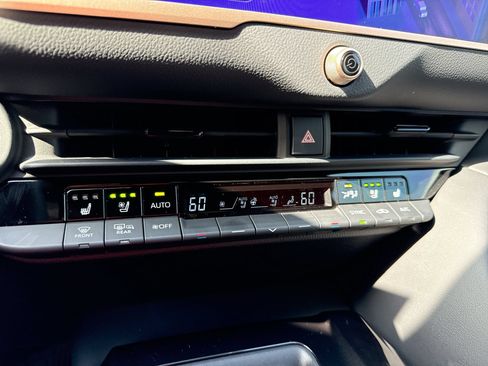 Certified 2025 Toyota Crown Signia w/ Advanced Technology Package AWD/4WD image 17