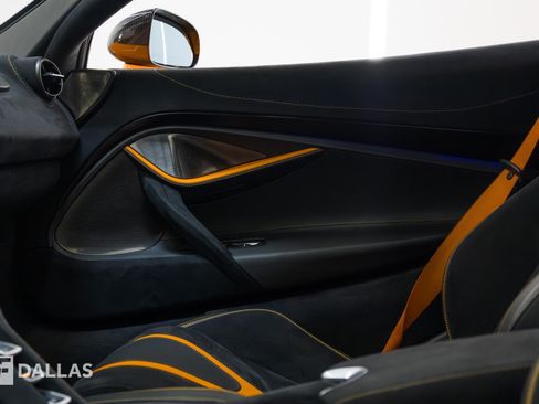 Used 2019 McLaren 720S Performance RWD image 25