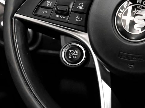 Used 2018 Alfa Romeo Stelvio Ti AWD/4WD image 23
