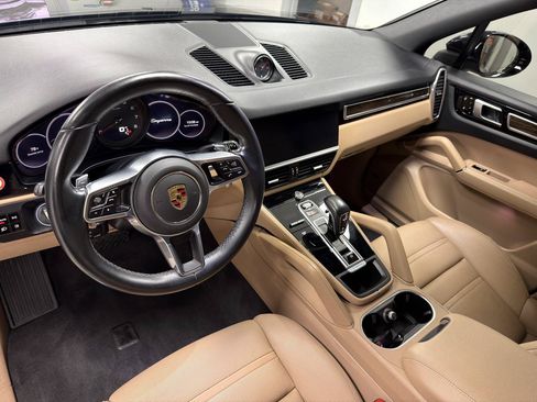 Used 2021 Porsche Cayenne AWD/4WD image 25