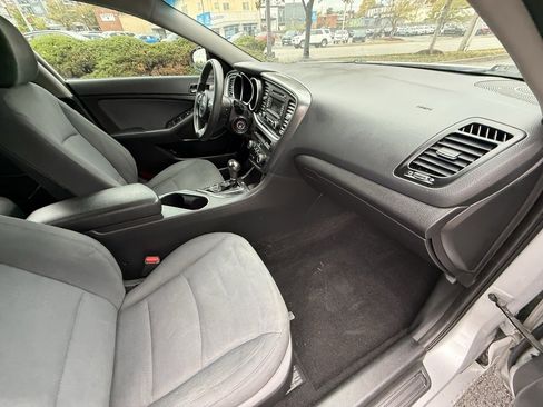 Used 2015 Kia Optima LX image 40