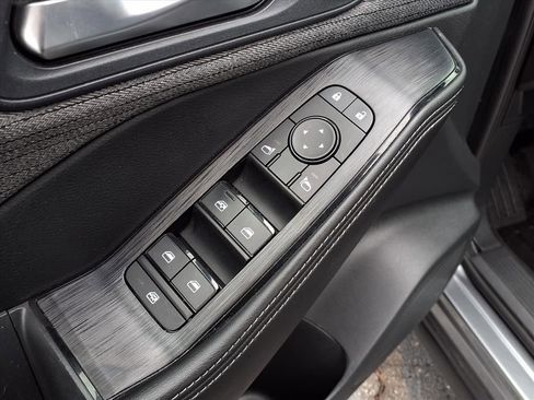 Used 2021 Nissan Rogue SV image 19