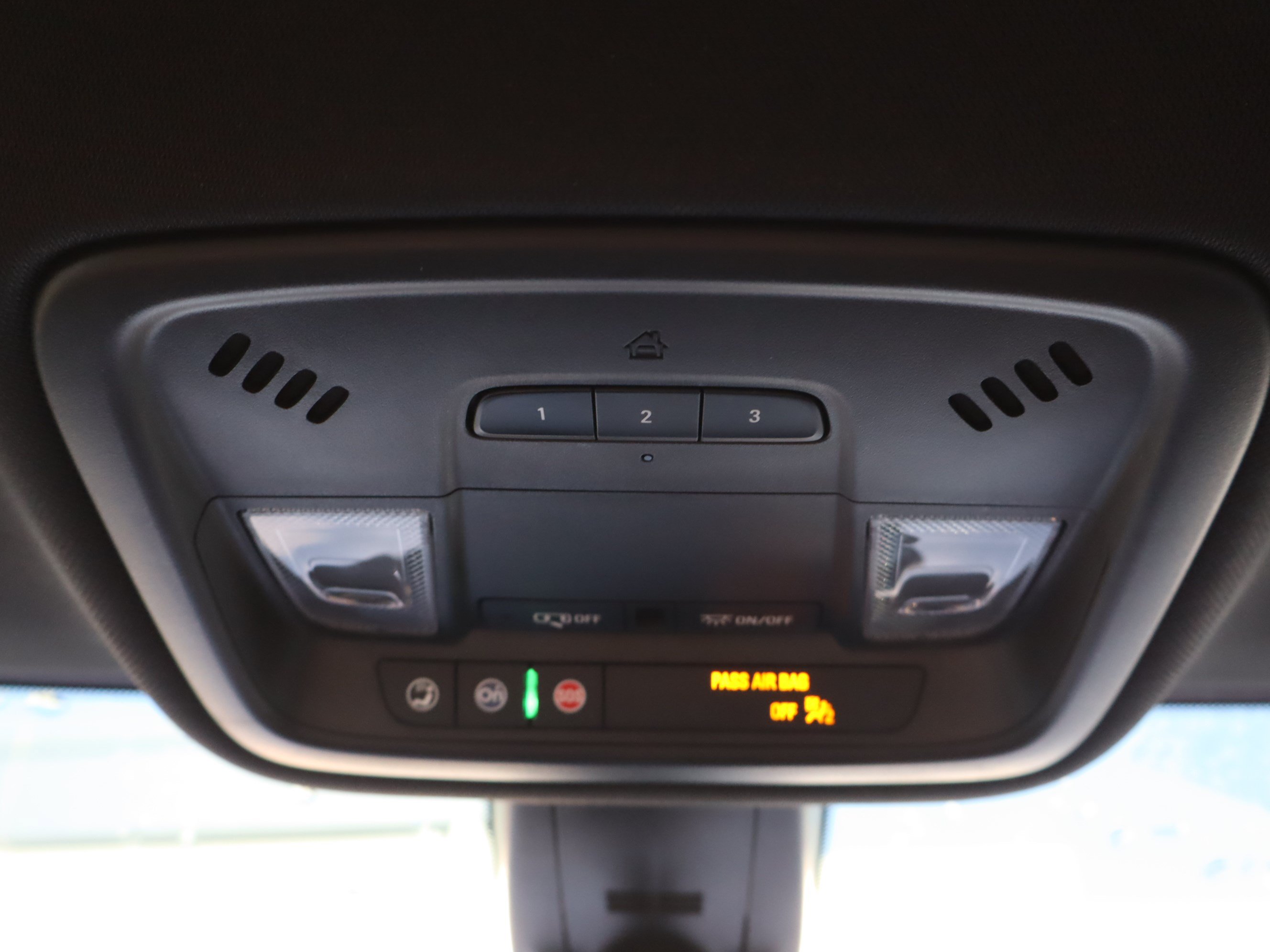 Used 2023 Chevrolet Traverse RS FWD image 30