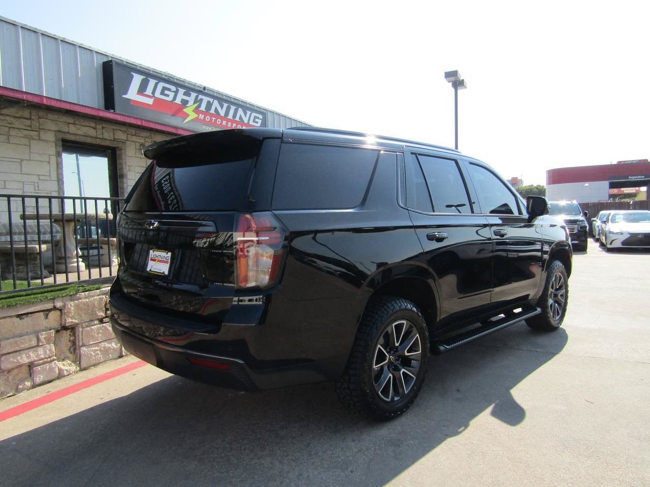 Used 2021 Chevrolet Tahoe Z71 w/ Z71 Off-Road Package AWD/4WD image 4