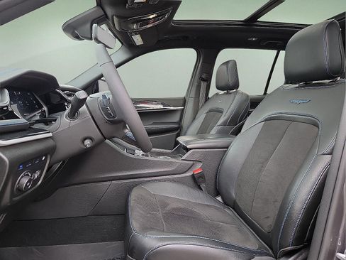 Used 2024 Jeep Grand Cherokee Trailhawk w/ Luxury Tech Group III image 14