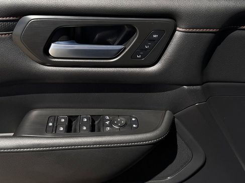 Used 2025 Nissan Armada PRO-4X image 23