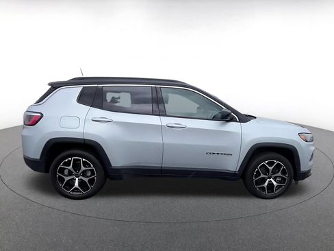 Used 2025 Jeep Compass Limited AWD/4WD image 16