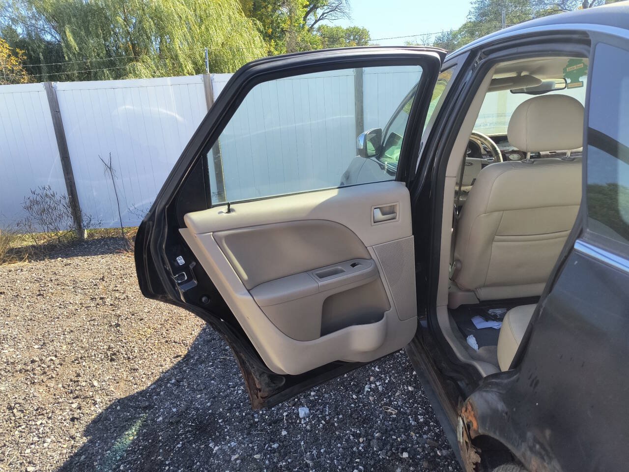 Used 2005 Ford Five Hundred Limited AWD/4WD image 23