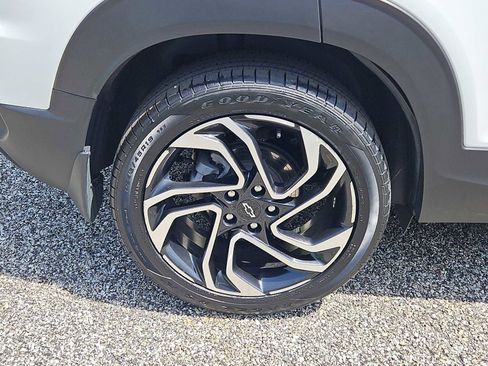 Used 2024 Chevrolet TrailBlazer RS w/ Convenience Package AWD/4WD image 4