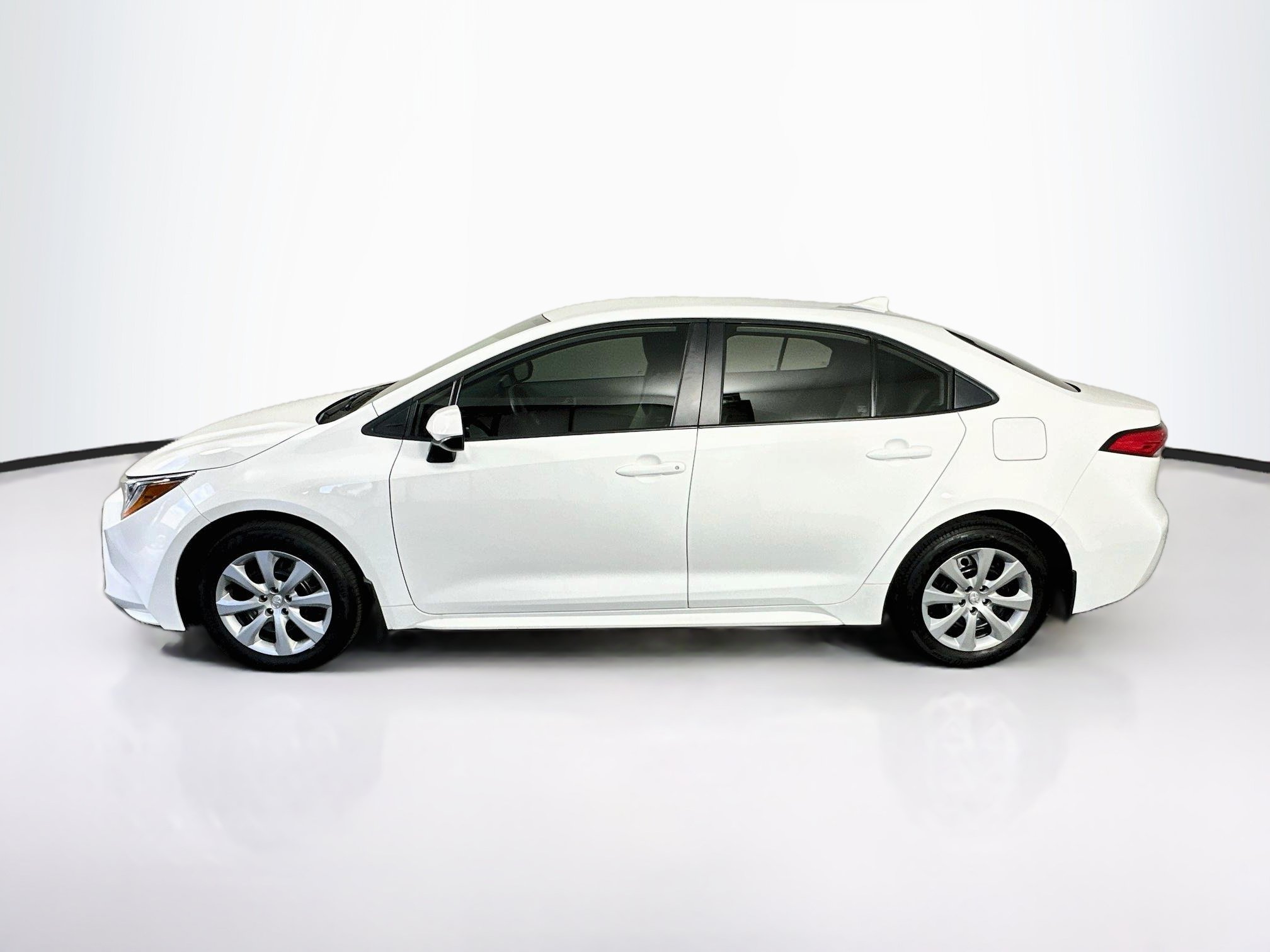 Used 2026 Toyota Corolla LE FWD image 4