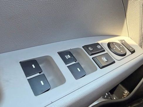 Used 2019 Hyundai Elantra SE FWD image 22