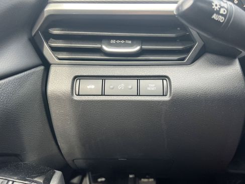 Used 2024 Nissan Altima 2.5 SR FWD image 13