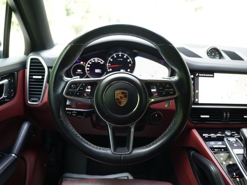 Used 2022 Porsche Cayenne Platinum Edition AWD/4WD image 15