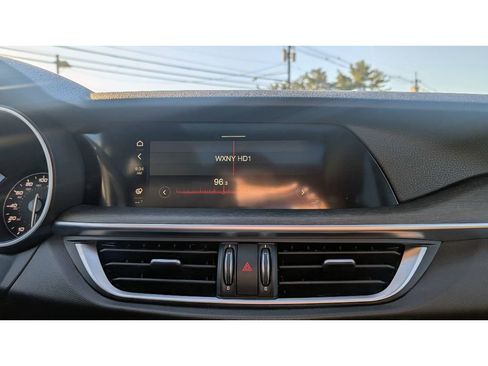 Used 2022 Alfa Romeo Stelvio Ti image 23