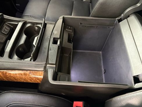 Used 2018 Chevrolet Tahoe Premier image 40