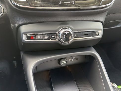 New 2026 Volvo XC40 B5 Ultra w/ Protection Package Premier image 16