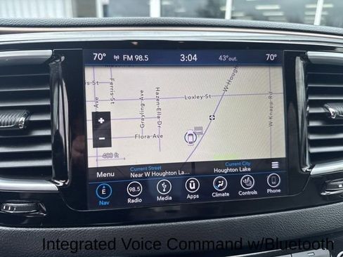 Used 2018 Chrysler Pacifica Touring-L Plus image 33