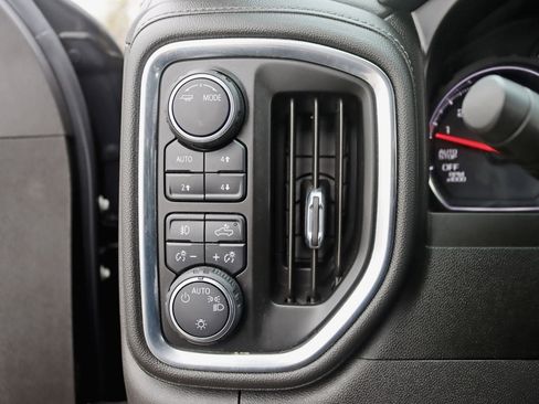 Used 2021 Chevrolet Silverado 1500 RST image 18