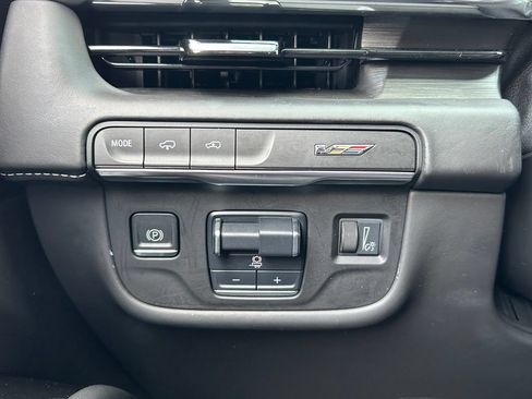 Used 2023 Cadillac Escalade V AWD/4WD image 57