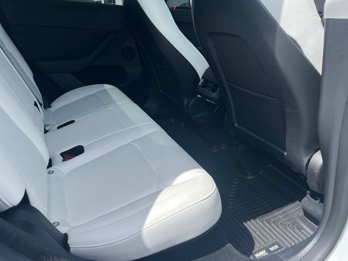 Used 2023 Tesla Model Y Long Range AWD/4WD image 9