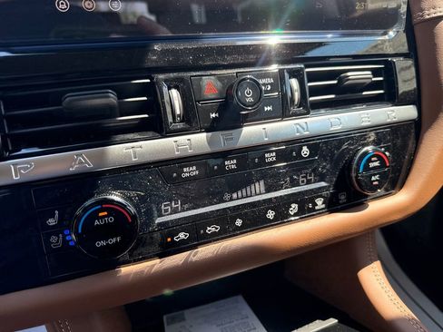 New 2026 Nissan Pathfinder Platinum AWD/4WD image 18