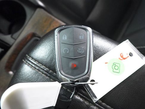 Used 2018 Cadillac XTS Luxury image 32