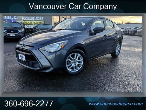 Used 2018 Toyota Yaris iA image 38